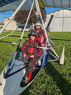 Franck, pilote ULM 3 axes qui goûte au joie du pendulaire en passager.